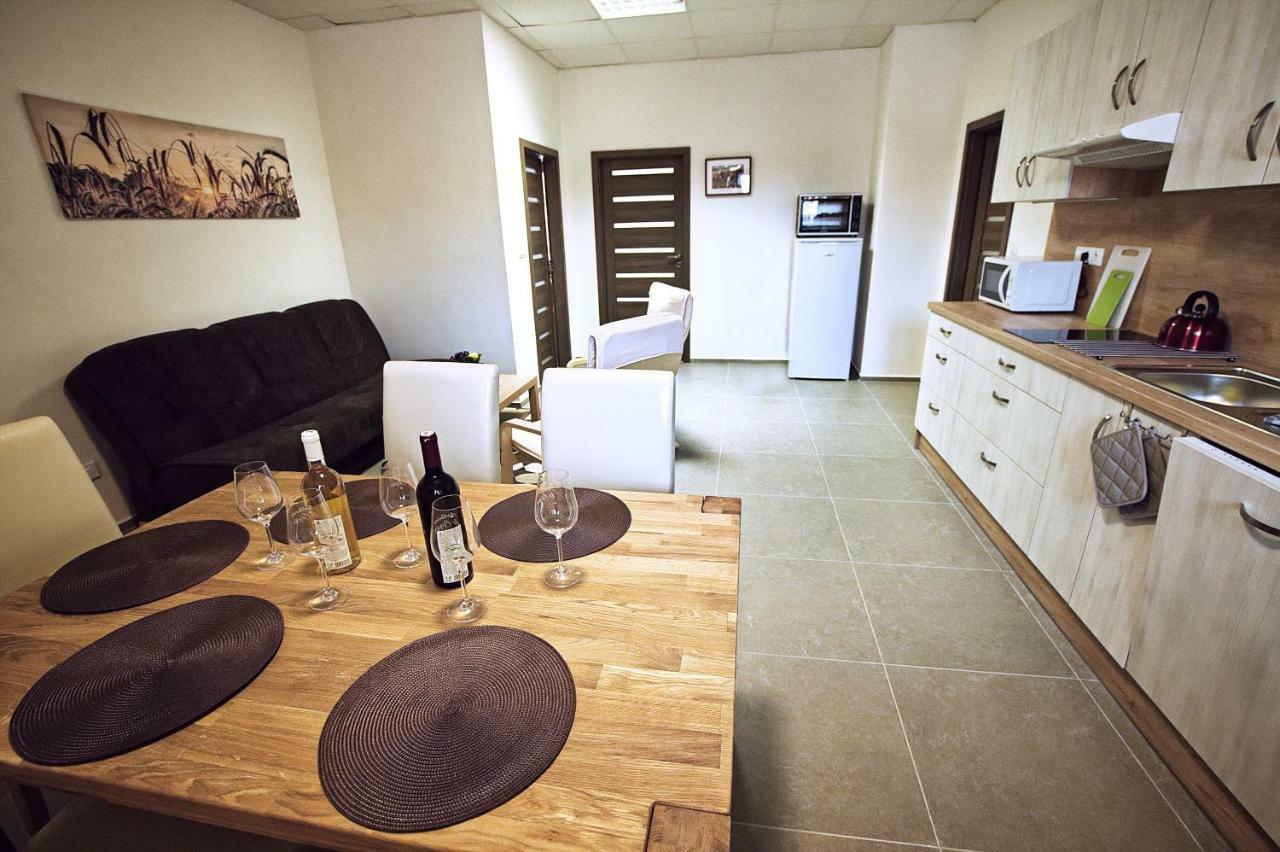 "U Capa" Krasny Apartman V Sedleci Sedlec  Bagian luar foto